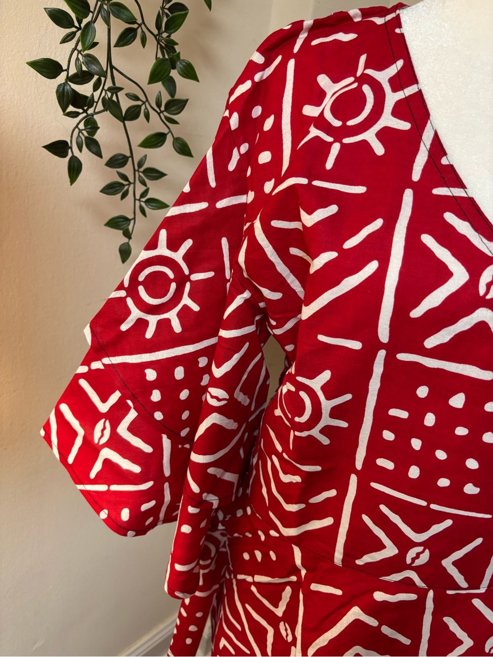 Red V-Neck Geometric Print Ruffle Sleeve Tunic - Picture 13 of 16
